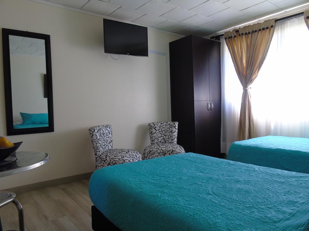 Hotel Casa Santa Isabel Bogota Room photo